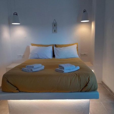 Sunny Guest House New Port Mykonos เตลอส ภายนอก รูปภาพ